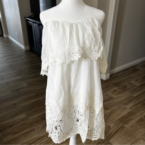 Lucy Paris NWT white appliqué dress SIZE LARGE - Picture 2 of 10